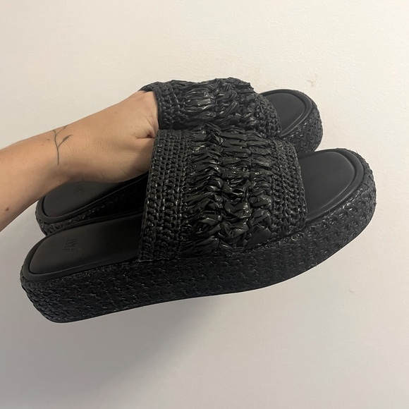 Espadrille Style Platform Sandals! Worn Once! 🩷 - Picture 2 of 12